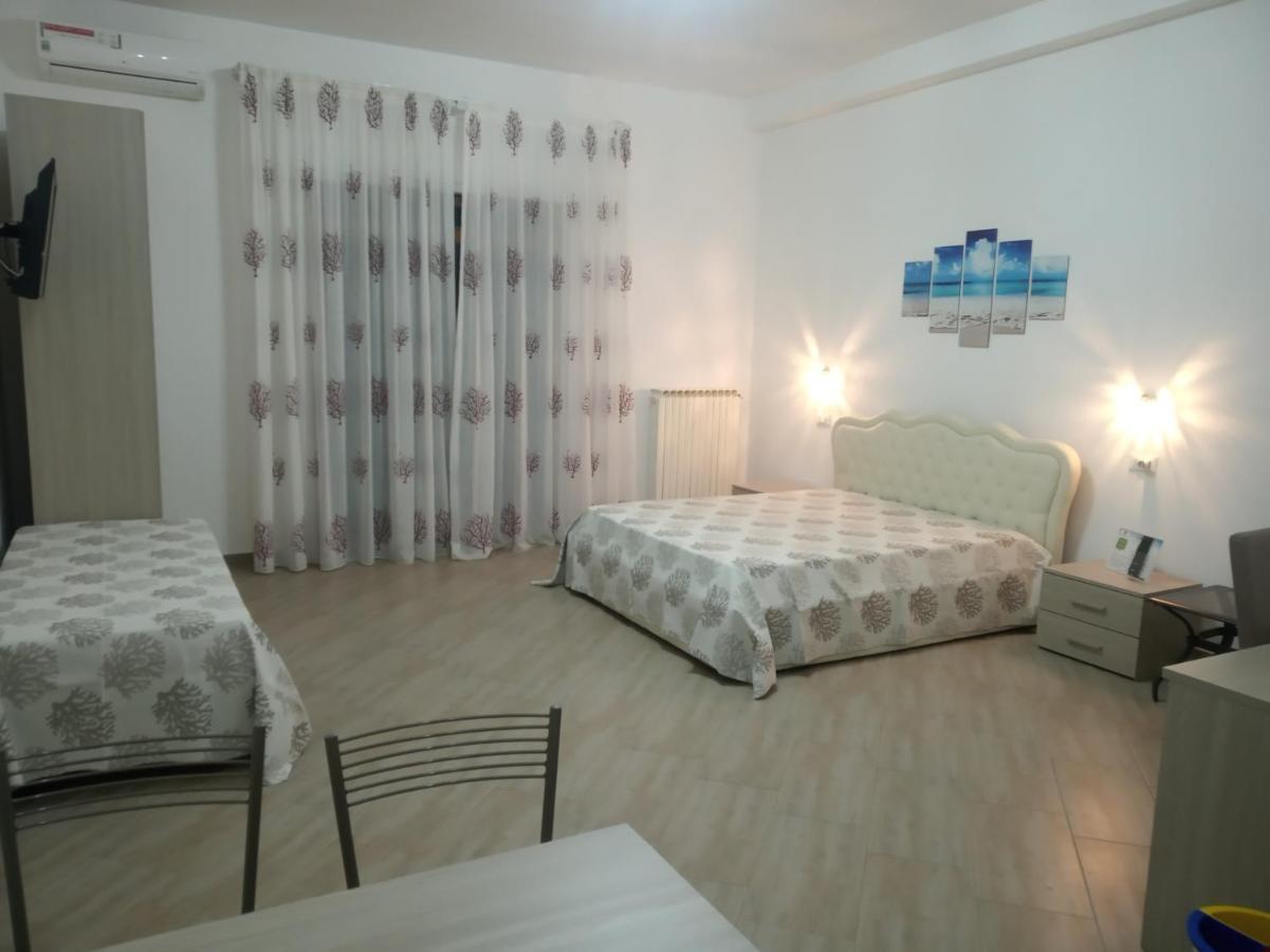 Mediterranea Guest House Porto Cesareo Eksteriør billede
