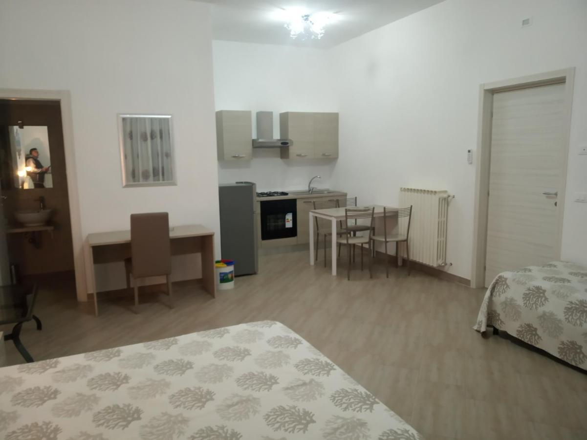 Mediterranea Guest House Porto Cesareo Eksteriør billede
